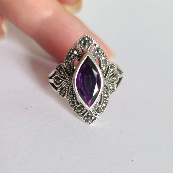 Vintage Jewelry - Vintage Elegant Art Deco Sterling Silver Marcasite Purple Amethyst Crystal Ring